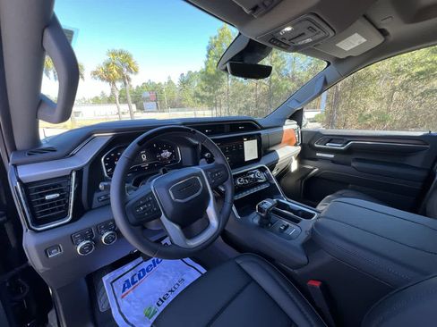Used 2024 GMC Sierra 1500 Denali w/ Technology Package AWD/4WD image 10