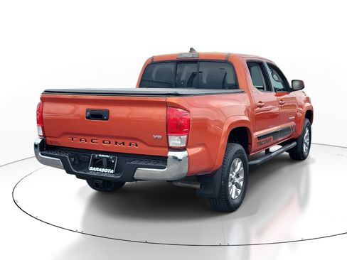 Used 2017 Toyota Tacoma SR5 w/ Tow Package RWD image 6
