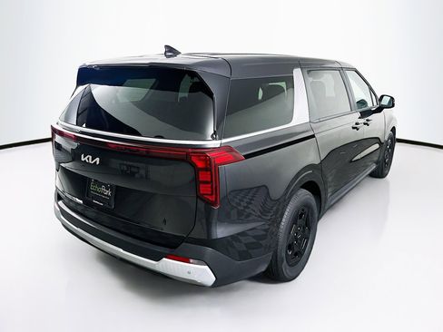 Used 2025 Kia Carnival FWD image 9
