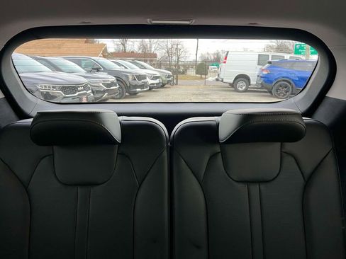 Used 2025 Kia Sorento S image 12