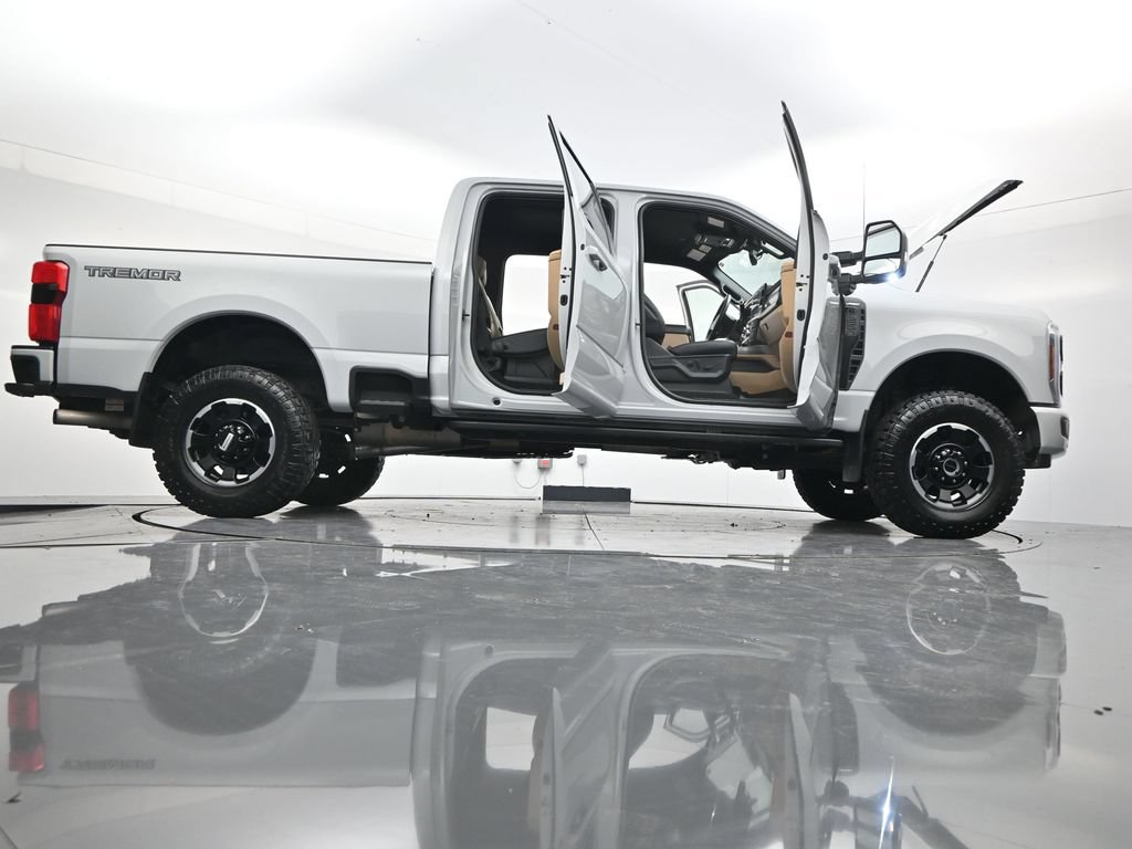 Used 2026 Ford F250 Lariat w/ Tremor Off-Road Package AWD/4WD image 59