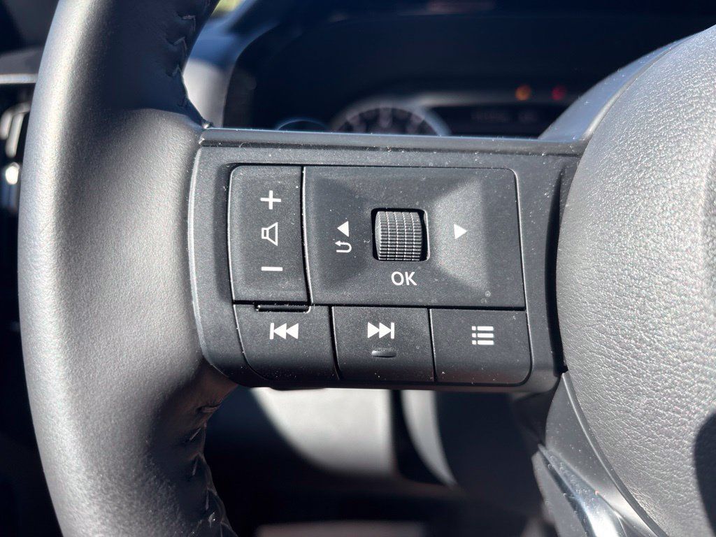Certified 2025 Nissan Pathfinder SV AWD/4WD image 24