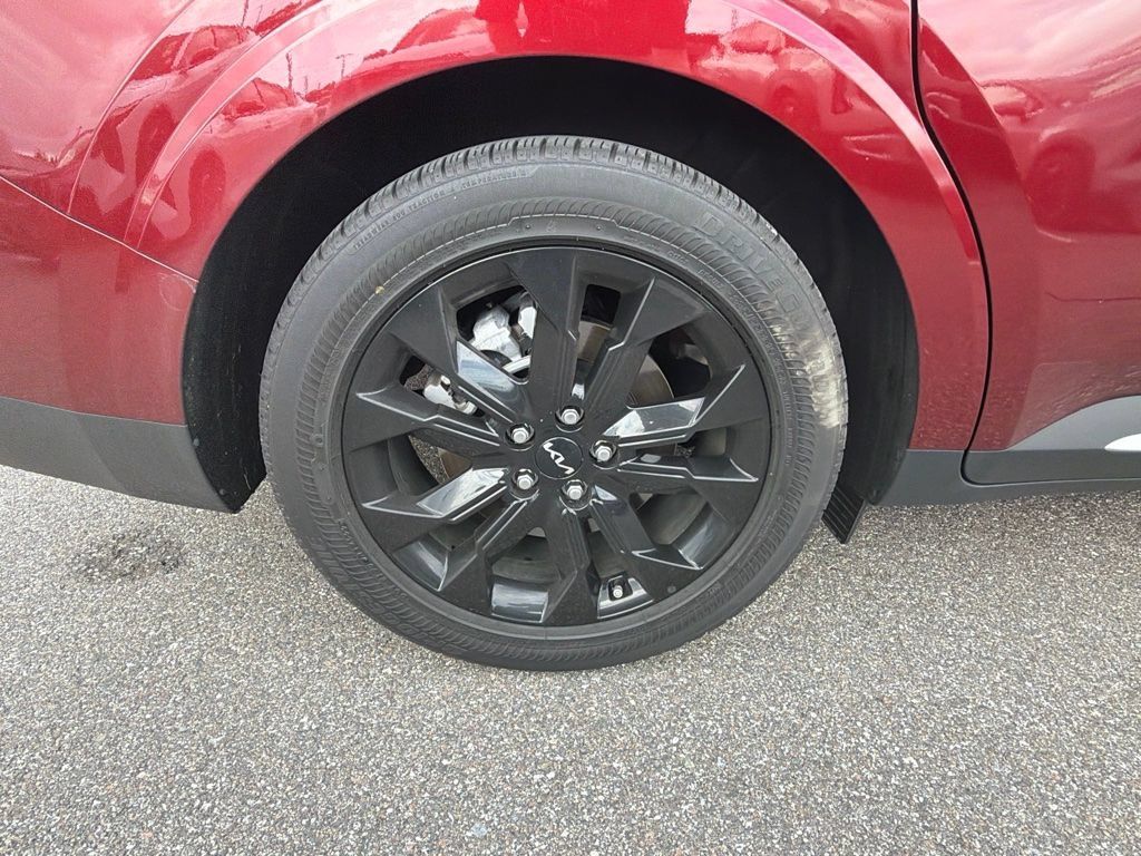 Certified 2023 Kia Carnival SX Prestige FWD image 32