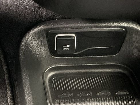 Used 2025 Chrysler Pacifica Select FWD image 23
