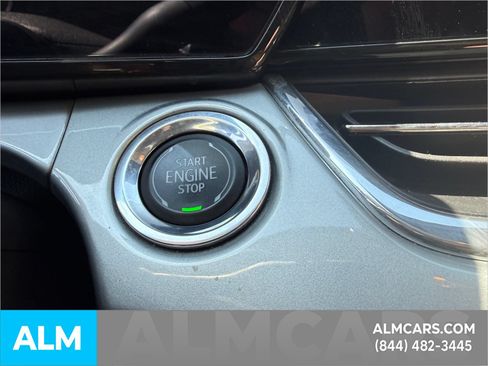 Used 2025 Chevrolet Trax LT FWD image 22