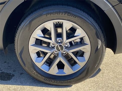 Used 2024 Kia Telluride LX image 33