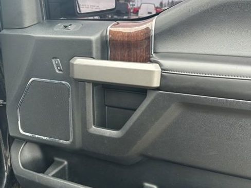 Used 2015 Ford F150 Platinum w/ Trailer Tow Package image 19