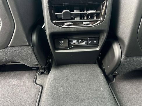 New 2025 Jeep Grand Cherokee Limited w/ Black Appearance Package image 9