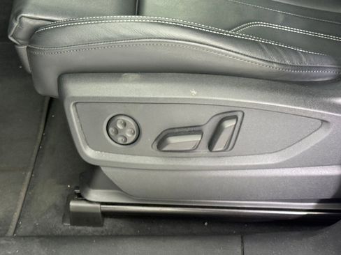 Used 2025 Audi Q5 2.0T Premium image 15