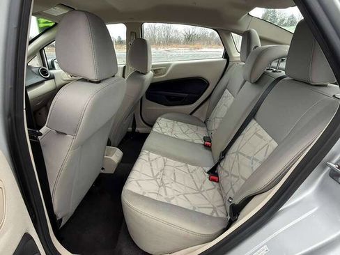 Used 2012 Ford Fiesta SE w/ Winter Pkg image 20