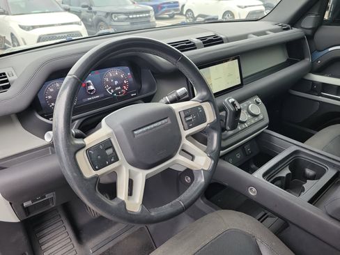 Used 2020 Land Rover Defender 110 SE image 24