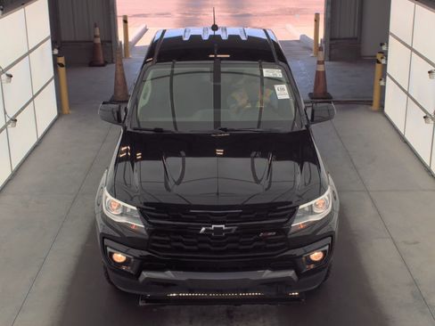 Used 2022 Chevrolet Colorado Z71 w/ Z71 Midnight Edition image 2