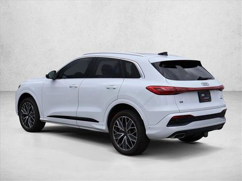 Certified 2025 Audi Q5 Premium AWD/4WD image 9