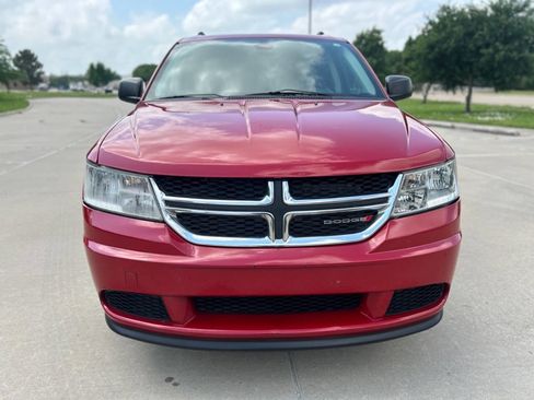 Used 2019 Dodge Journey SE image 3