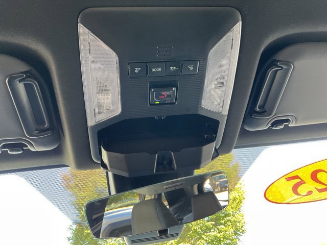 Used 2025 Toyota RAV4 SE AWD/4WD image 31