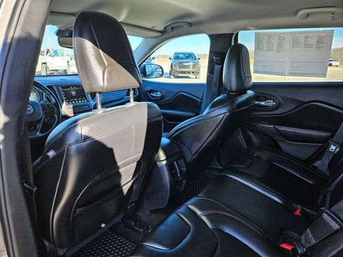 Used 2020 Jeep Cherokee Trailhawk w/ Cold Weather Group image 27