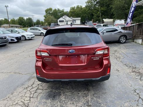 Used 2016 Subaru Outback 2.5i Limited AWD/4WD image 8