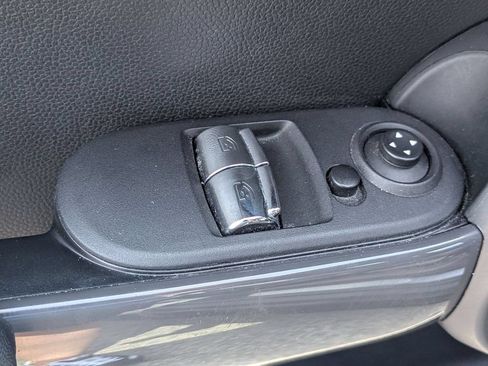 Used 2017 MINI Cooper 2-Door Hardtop FWD image 11