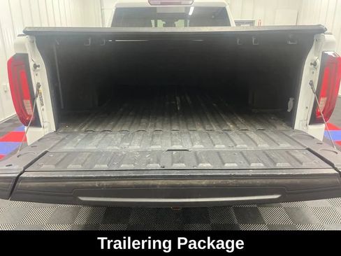 Used 2022 GMC Sierra 1500 AT4 w/ AT4 Preferred Package AWD/4WD image 7