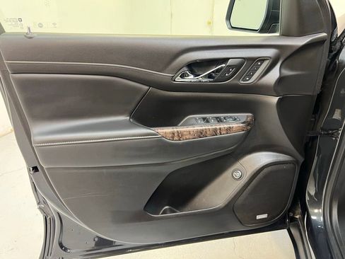 Used 2021 GMC Acadia Denali w/ Denali Ultimate Package image 14