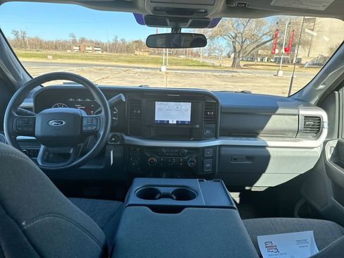 Used 2025 Ford F250 XLT image 30