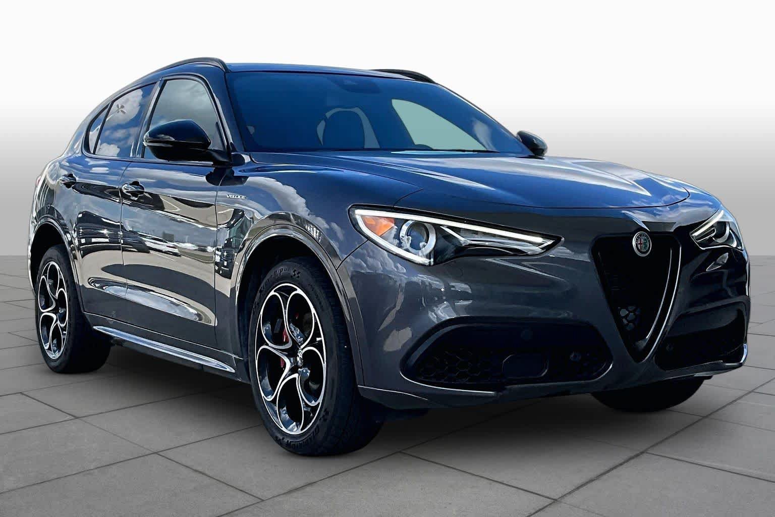 Used 2023 Alfa Romeo Stelvio Veloce AWD/4WD image 3
