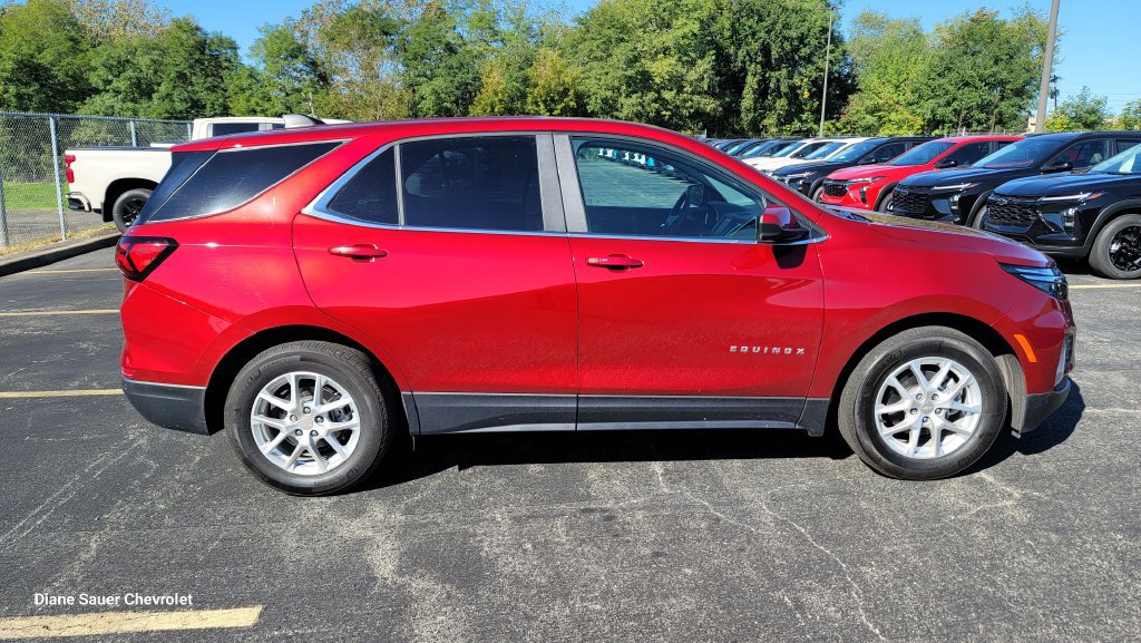 Used 2024 Chevrolet Equinox LT FWD image 7
