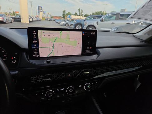 Used 2023 Honda Accord Touring image 6