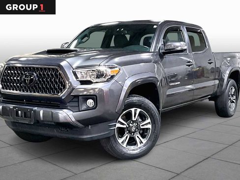 Used 2018 Toyota Tacoma TRD Sport w/ Technology Package image 1