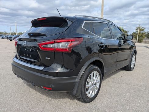Used 2021 Nissan Rogue Sport SV image 5