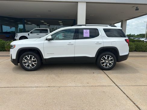 Used 2023 GMC Acadia SLT w/ Technology Package AWD/4WD image 4