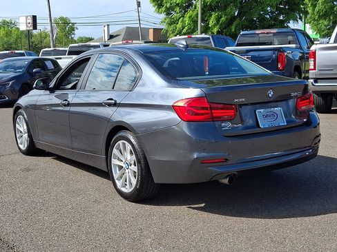 Used 2017 BMW 320i xDrive Sedan AWD/4WD image 6