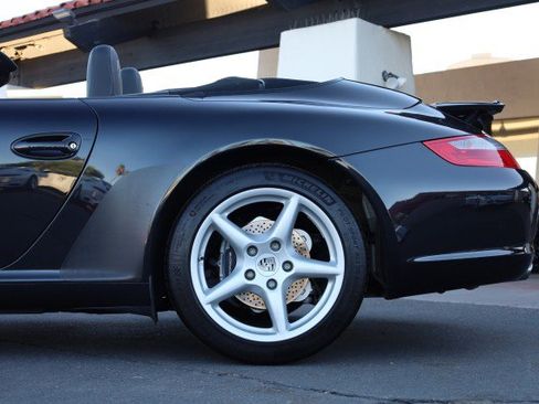 Used 2006 Porsche 911 Carrera RWD image 52