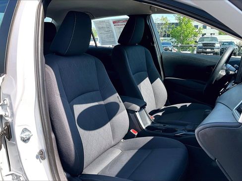 Used 2024 Toyota Corolla LE image 7