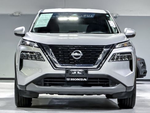 Used 2023 Nissan Rogue SV FWD image 6
