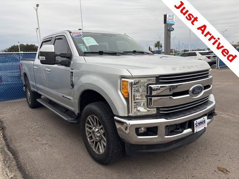 Used 2017 Ford F250 Lariat w/ FX4 Off-Road Package image 3