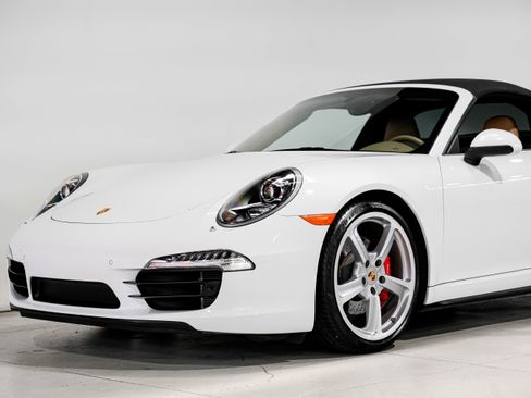 Used 2015 Porsche 911 Targa 4S image 31