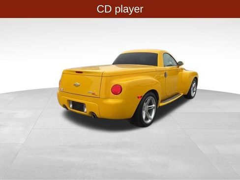 Used 2005 Chevrolet SSR w/ Preferred Equipment Group image 7