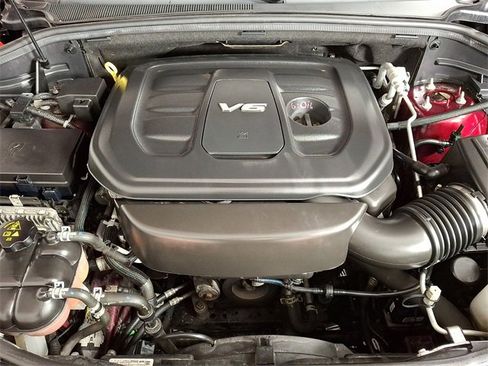 Used 2018 Jeep Grand Cherokee Limited image 29