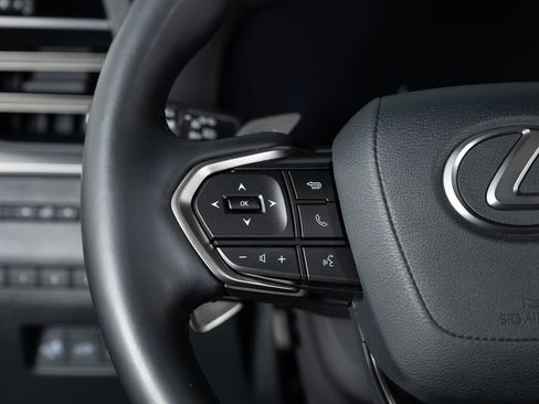 Used 2025 Lexus GX 550 image 34