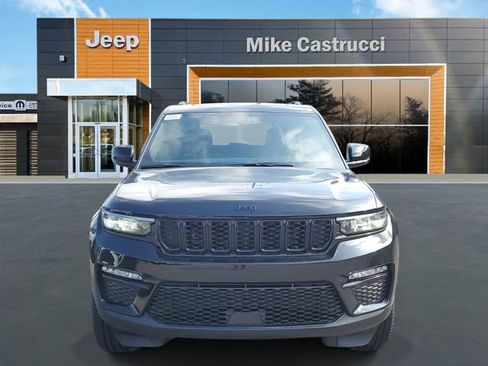 New 2025 Jeep Grand Cherokee Limited w/ Black Appearance Package image 2
