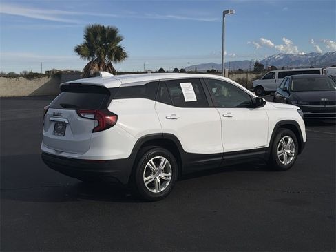 Used 2024 GMC Terrain SLE image 37