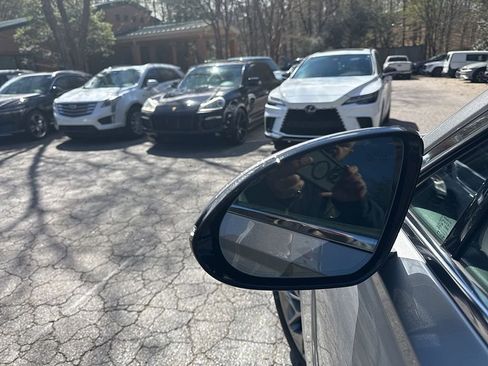 Used 2025 Genesis GV70 2.5T Select w/ Select Package image 9