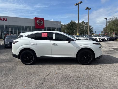 Certified 2025 Nissan Murano SV image 4