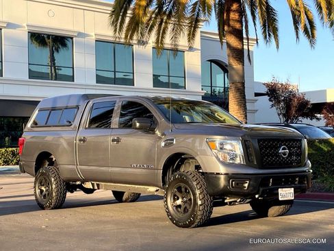 Used 2017 Nissan Titan S image 8
