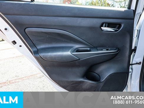 Used 2025 Nissan Versa SV w/ Trunk Package image 42