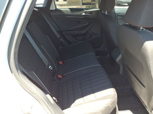Used 2019 Volkswagen Jetta GLI FWD image 13