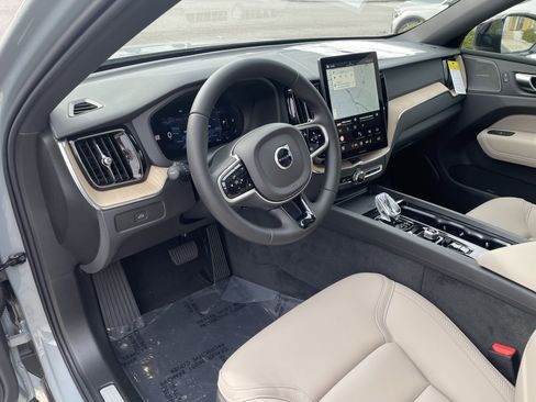 New 2026 Volvo XC60 B5 Plus w/ Climate Package image 17
