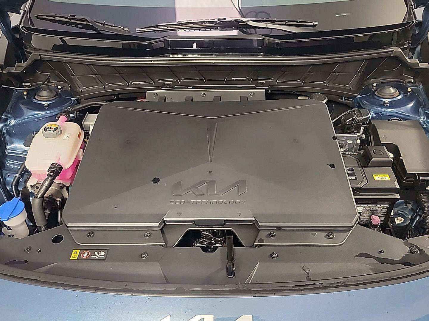 Certified 2025 Kia Niro Wind w/ Wind Preserve Package FWD image 16