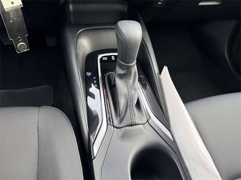 Used 2025 Toyota Corolla LE image 23